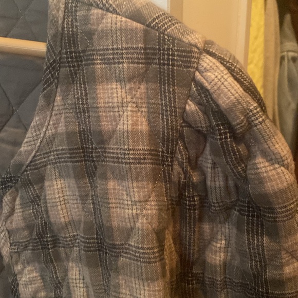 Self contrast quilted puff sleeve bomber crop size large nwt - Picture 3 of 3